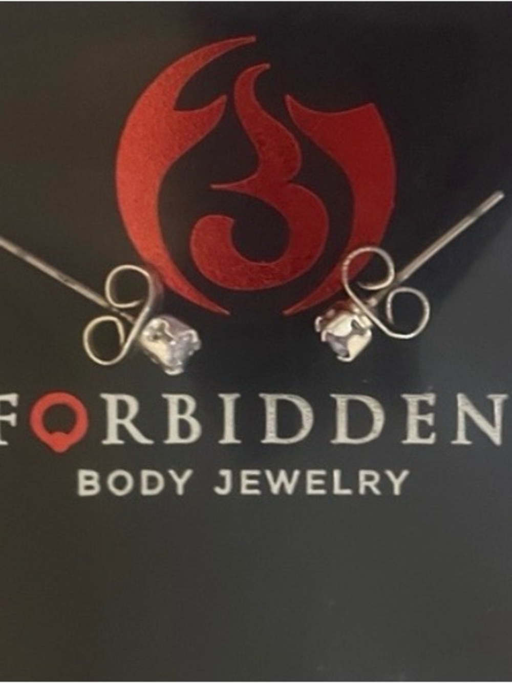 NWT/NIB Hypnotic diamond stud earrings (2)
